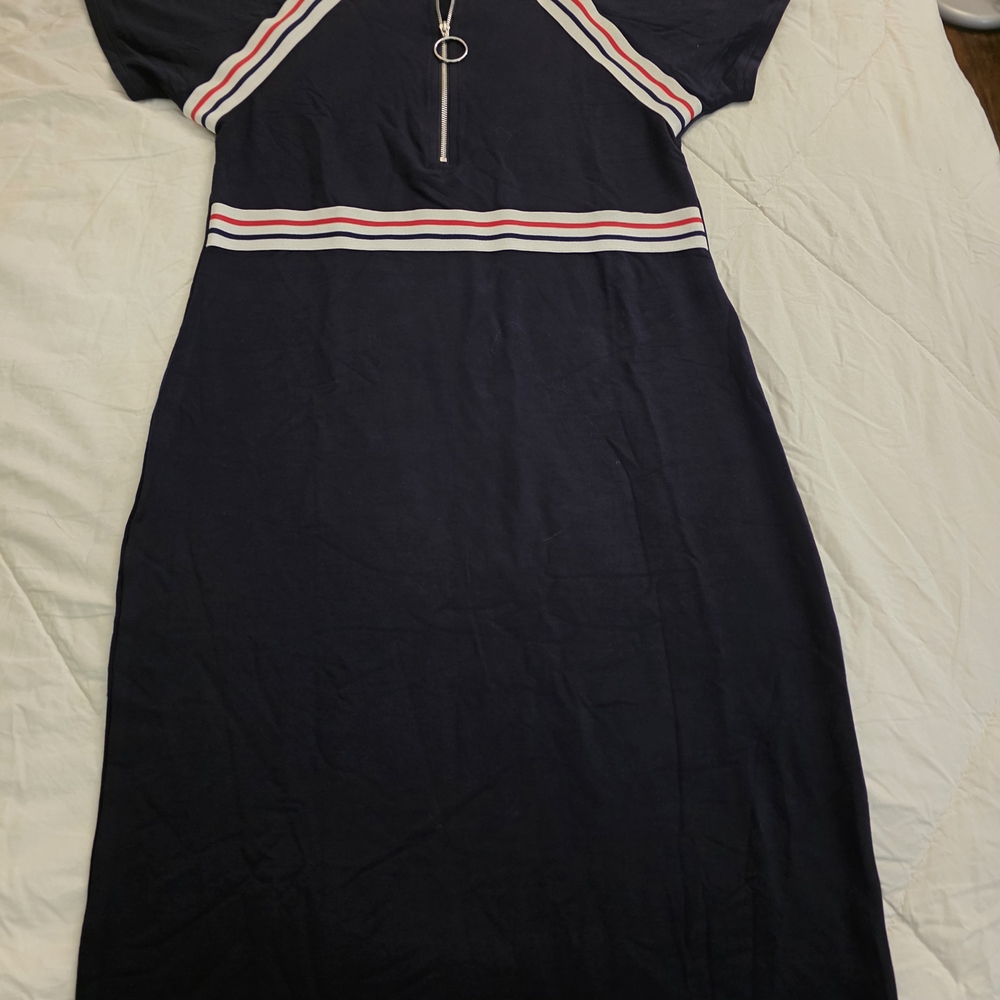 VENUS Blue and White Sheath Dress 3/4 Sleeve Raglan